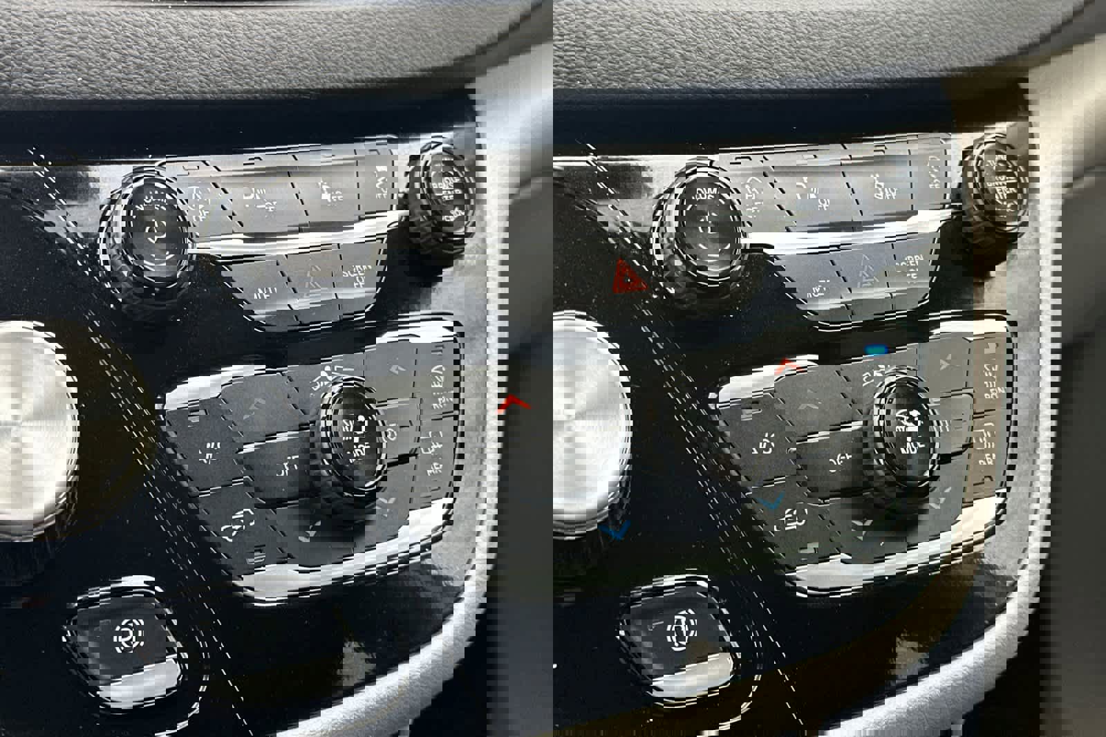 Used 2024 Chrysler Pacifica Touring-L image 21