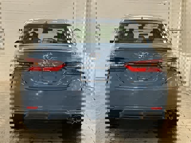 Used 2023 Toyota Camry SE image 4