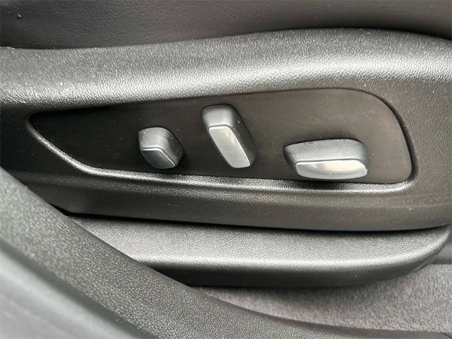 Used 2025 Cadillac XT5 Premium Luxury w/ Technology Package image 22