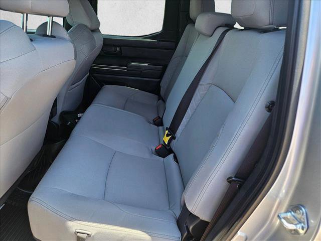 Used 2025 Toyota Tacoma SR5 AWD/4WD image 17