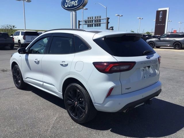 Certified 2025 Ford Escape ST-Line Elite w/ Class II Trailer Tow Package AWD/4WD image 5