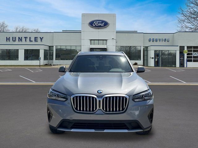 Used 2024 BMW X3 xDrive30i AWD/4WD image 2