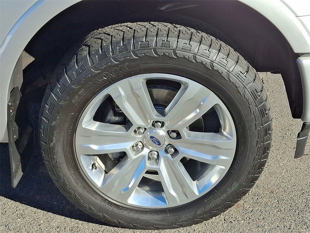 Certified 2018 Ford F150 Platinum w/ Equipment Group 701A Luxury image 9