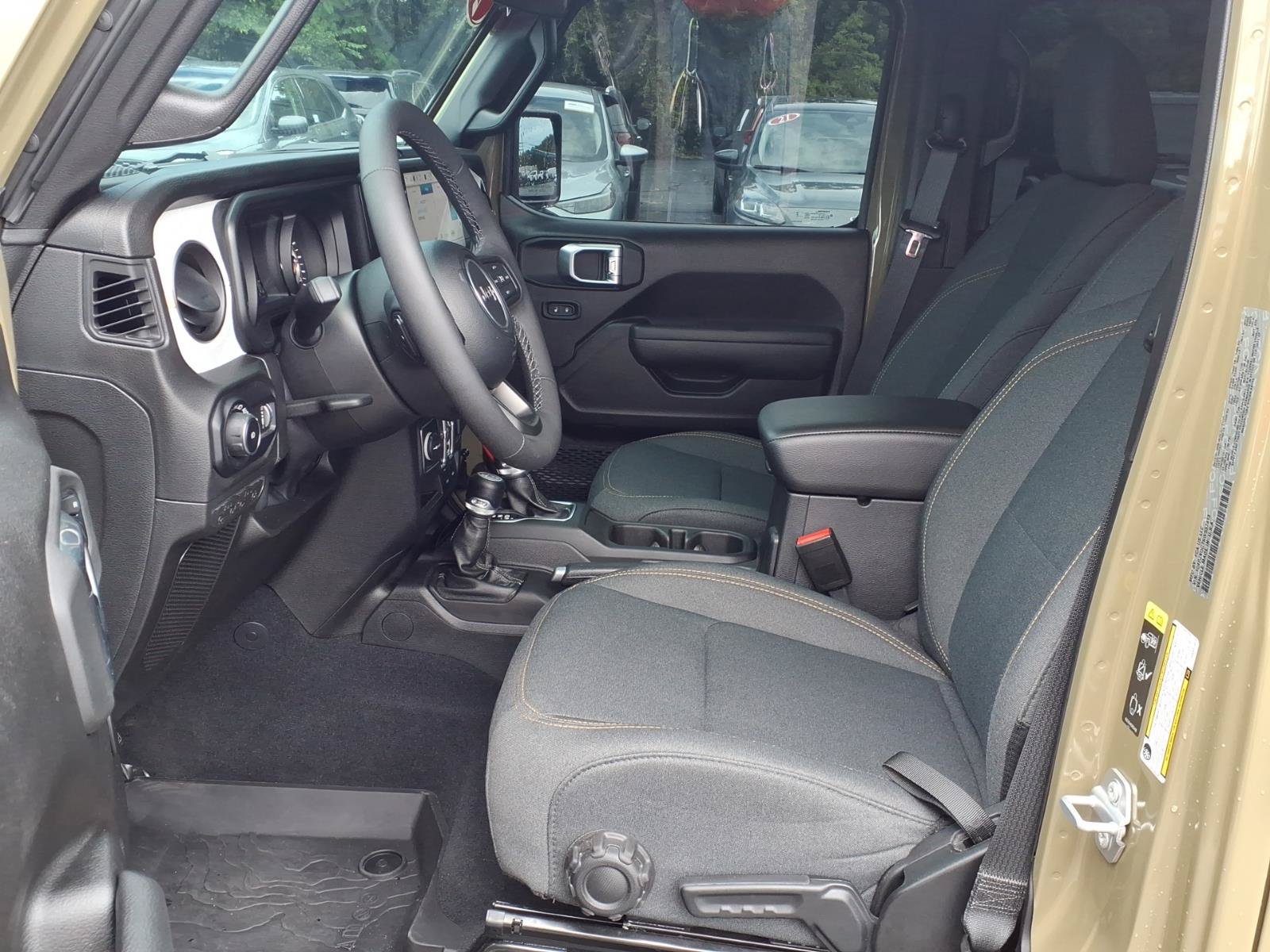 Used 2025 Jeep Wrangler Unlimited Sport AWD/4WD image 6
