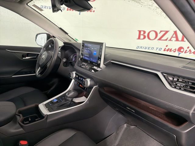 Used 2022 Toyota RAV4 Limited image 17