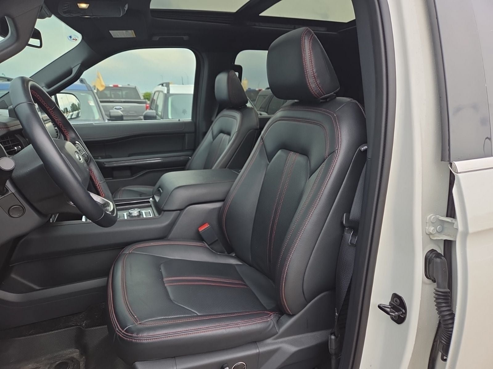 Certified 2024 Ford Expedition Limited AWD/4WD image 9