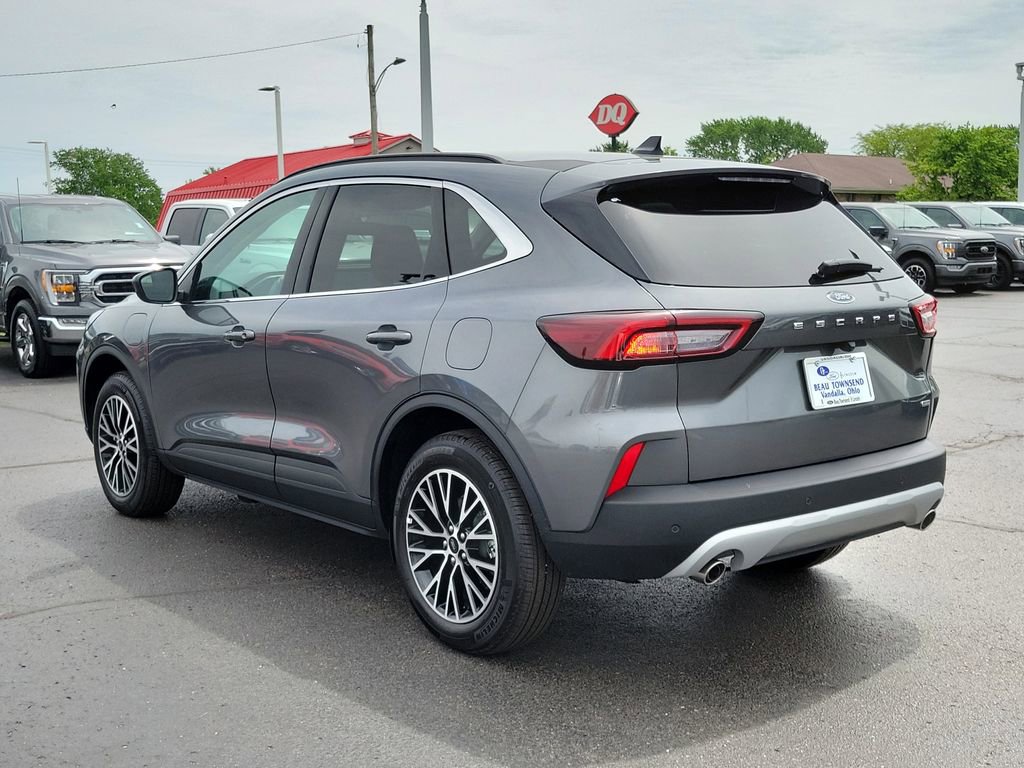 Certified 2025 Ford Escape SE FWD image 6