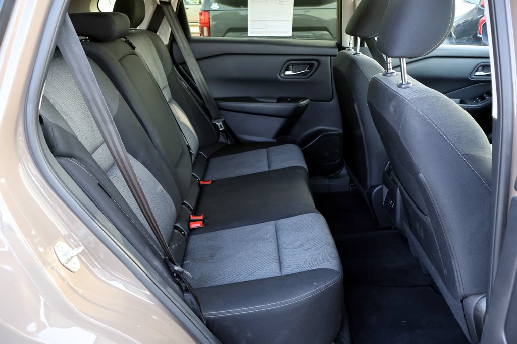 Used 2025 Nissan Rogue SV AWD/4WD image 22