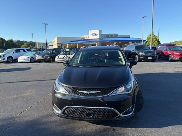 Used 2020 Chrysler Pacifica Touring-L w/ Advanced Safetytec Group FWD image 20
