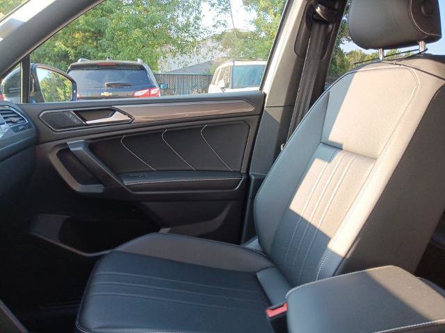 Used 2022 Volkswagen Tiguan SE R-Line AWD/4WD image 30