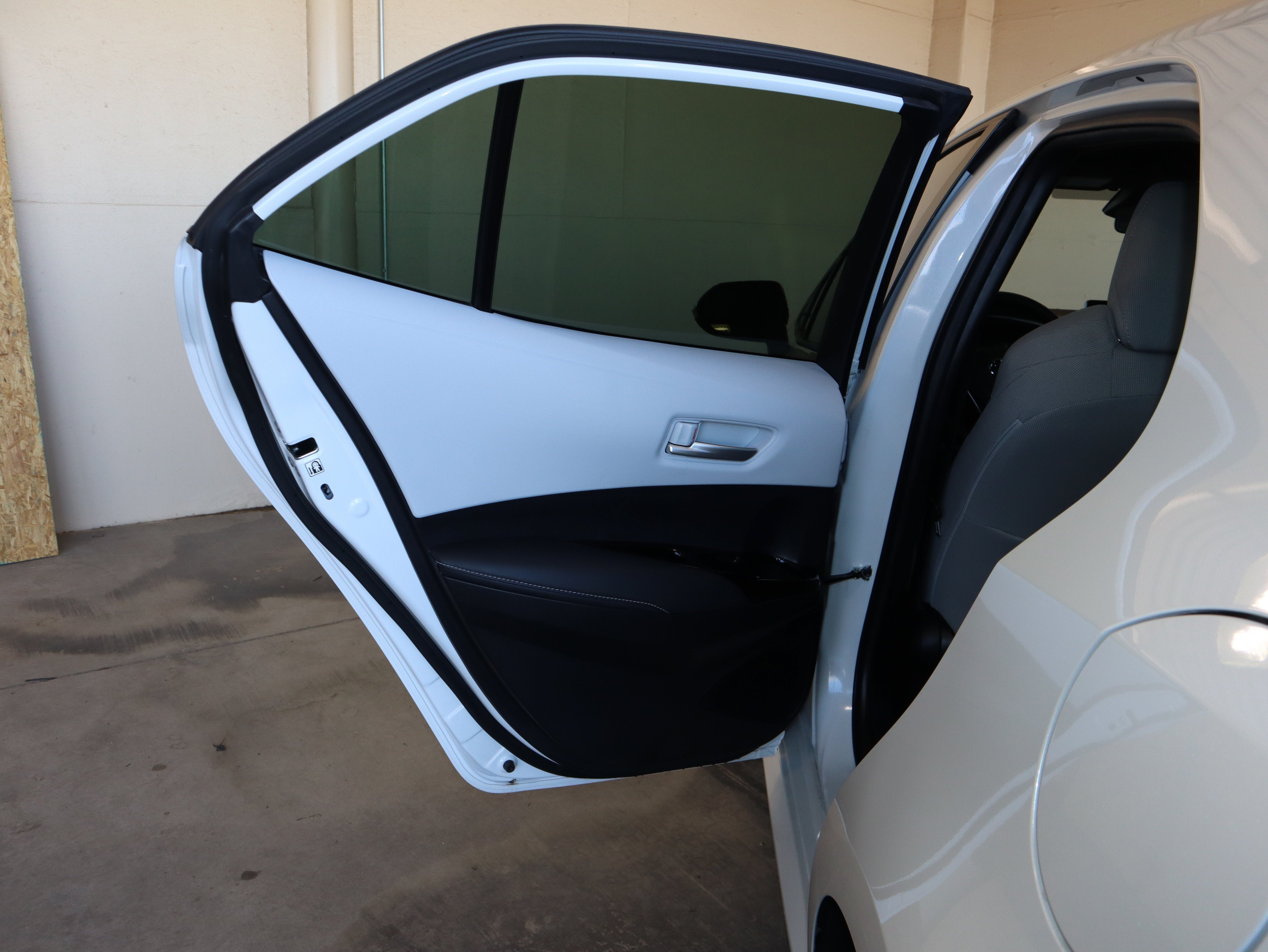 Used 2025 Toyota Corolla SE w/ SE Package FWD image 37