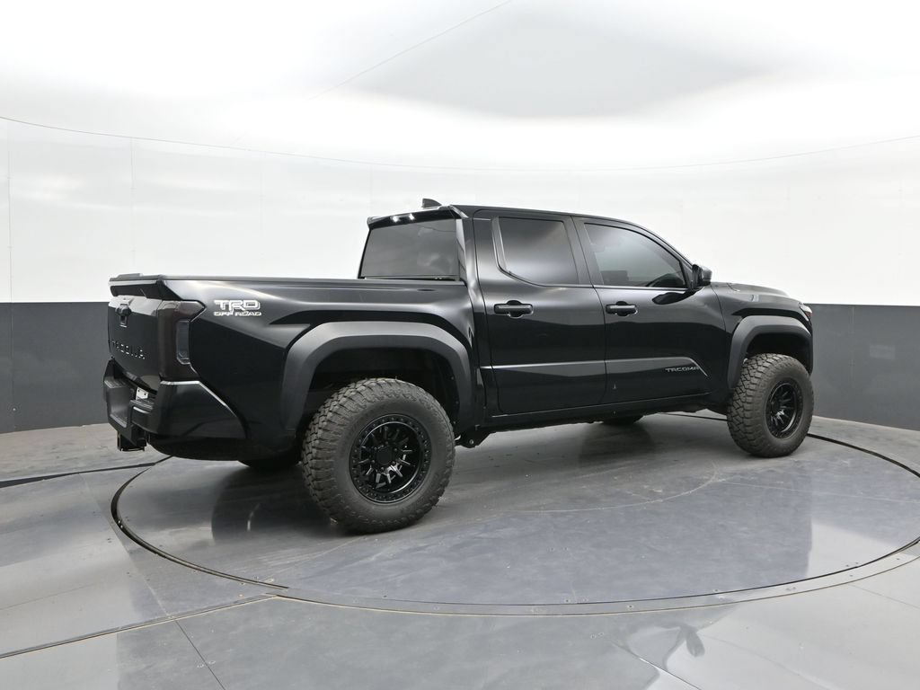 Used 2024 Toyota Tacoma TRD Off-Road AWD/4WD image 15