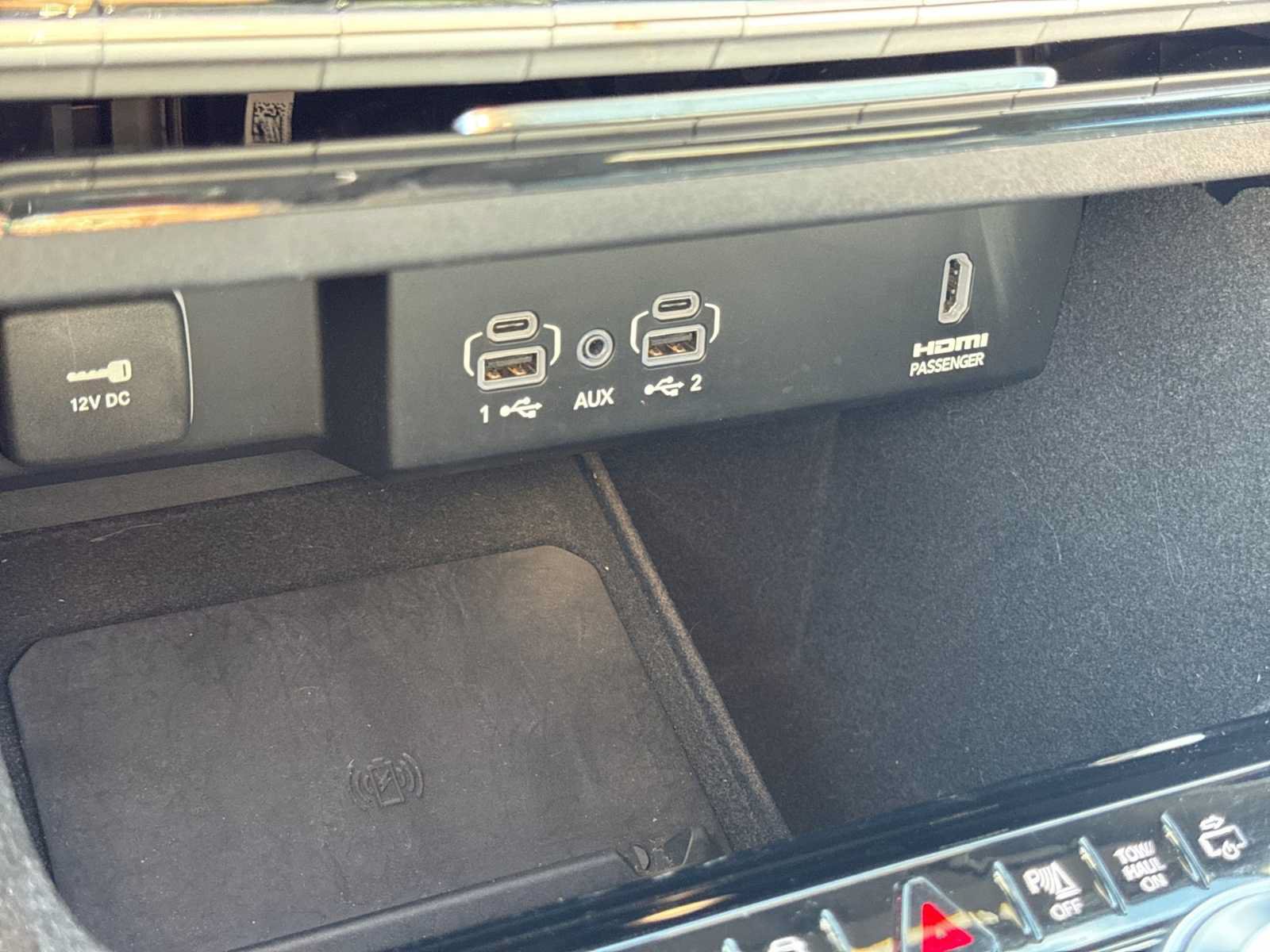 Used 2022 Jeep Wagoneer Series II w/ Premium Group I AWD/4WD image 33
