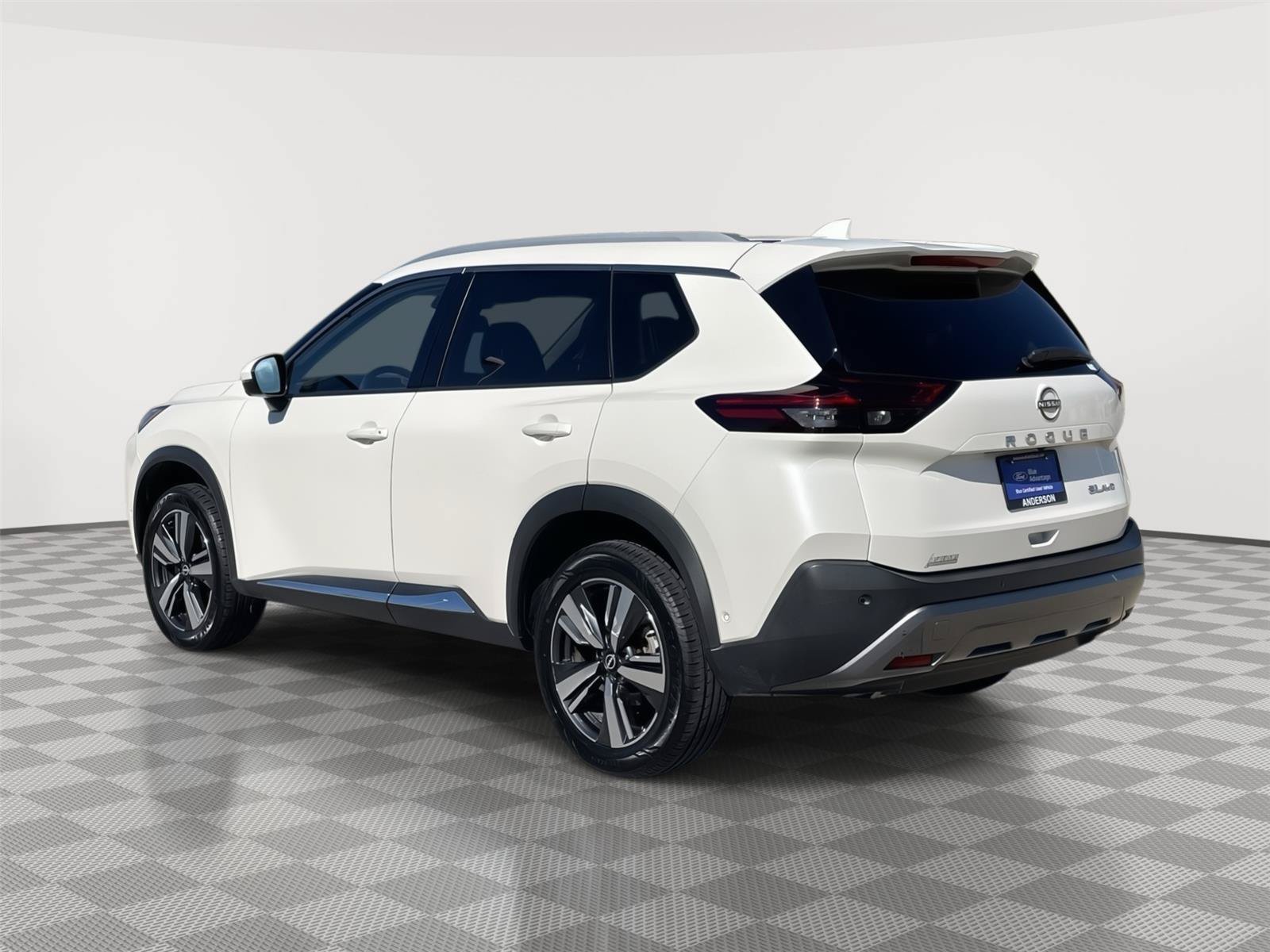 Used 2023 Nissan Rogue SL w/ SL Premium Package AWD/4WD image 9