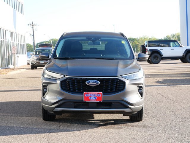 Certified 2024 Ford Escape Platinum AWD/4WD image 2
