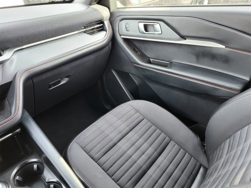 Certified 2025 Ford Explorer ST-Line image 15