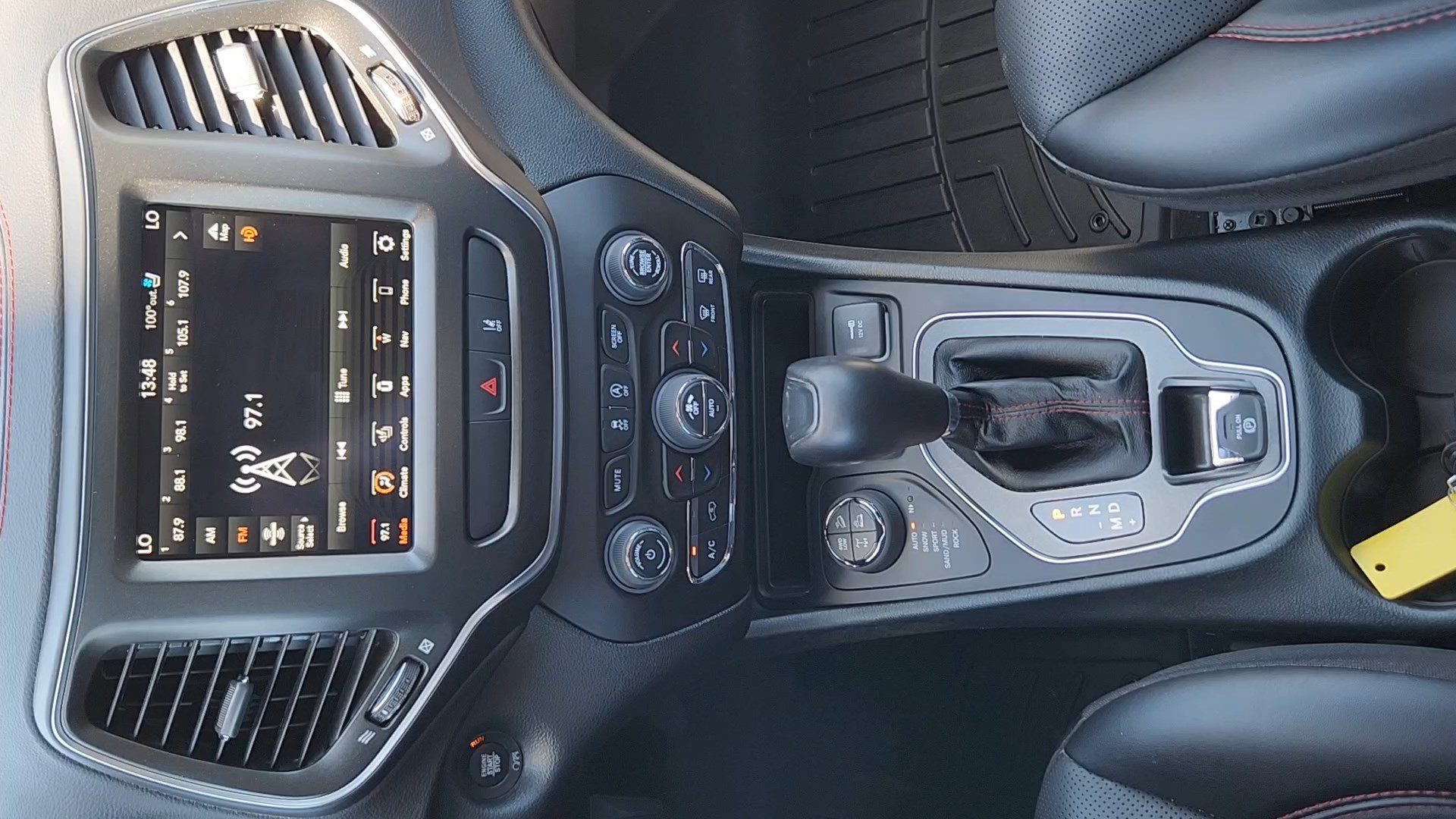 Used 2022 Jeep Cherokee Trailhawk w/ Sound & Nav Group AWD/4WD image 15