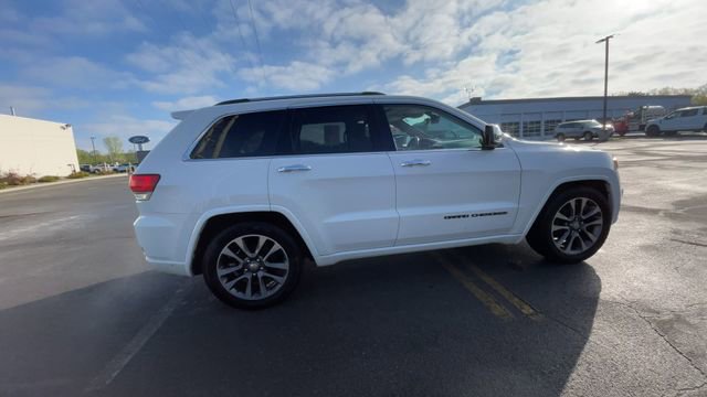 Used 2018 Jeep Grand Cherokee Overland AWD/4WD image 10