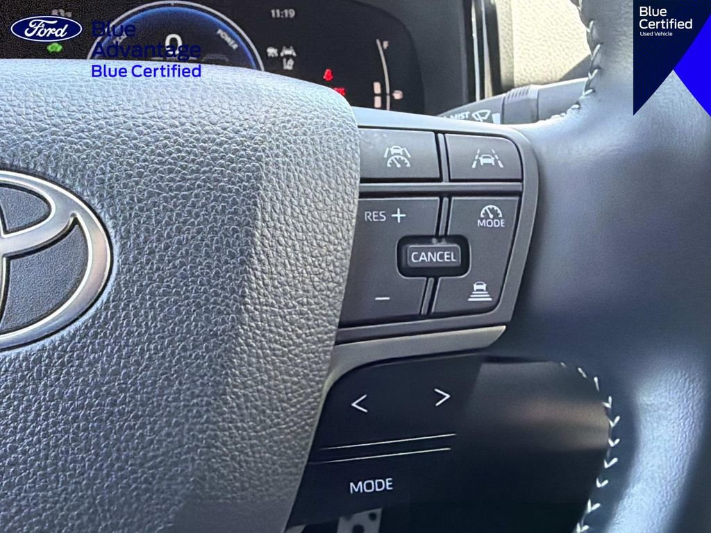Used 2025 Toyota Camry SE FWD image 20