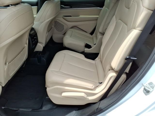 Used 2024 Jeep Grand Cherokee L Limited AWD/4WD image 16