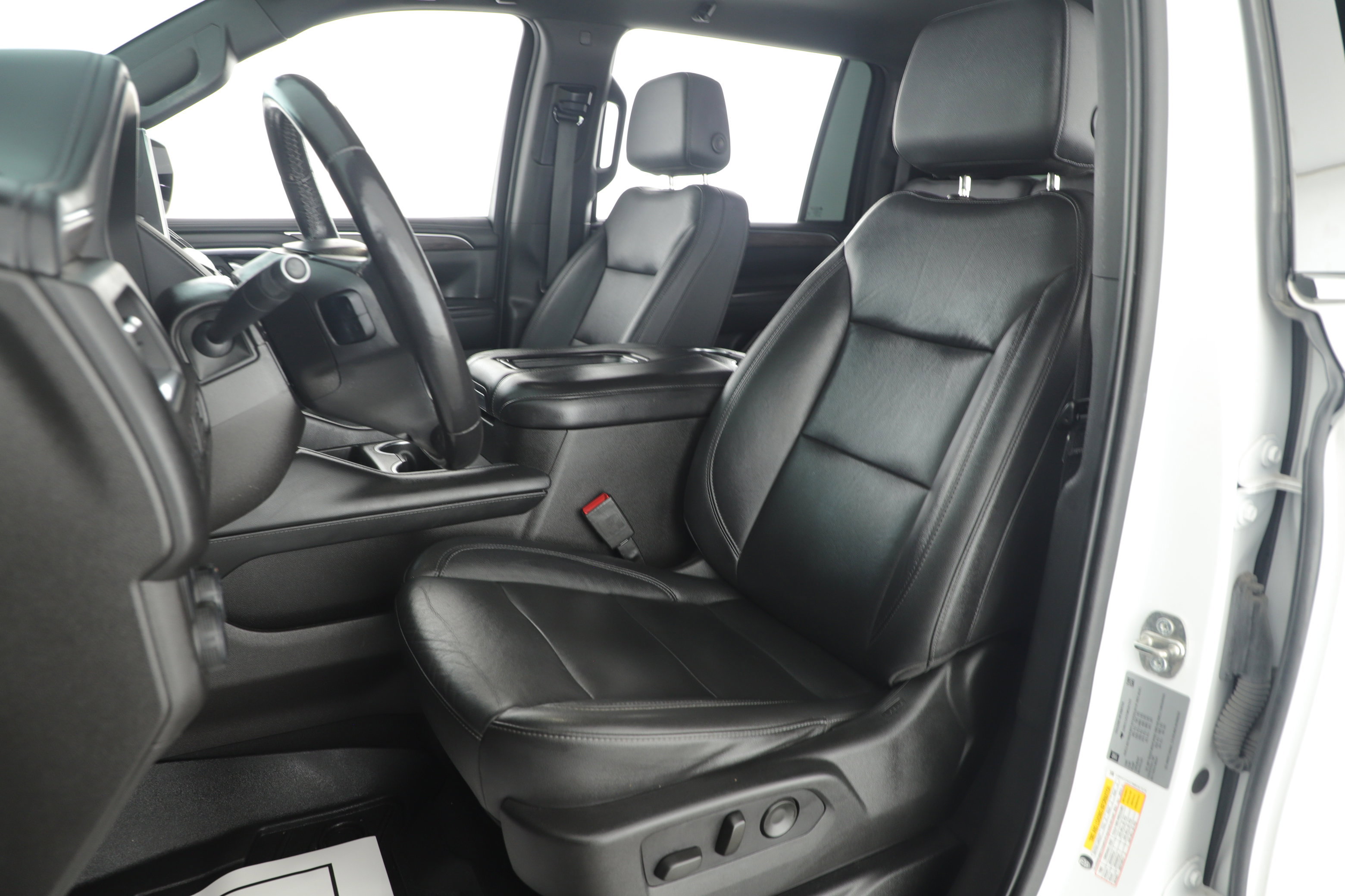 Used 2021 Chevrolet Suburban LT image 12