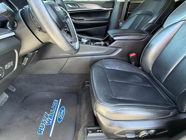 Used 2022 Jeep Grand Cherokee L Limited image 13