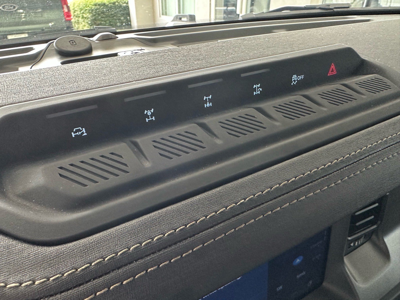 Certified 2025 Ford Bronco Badlands AWD/4WD image 38