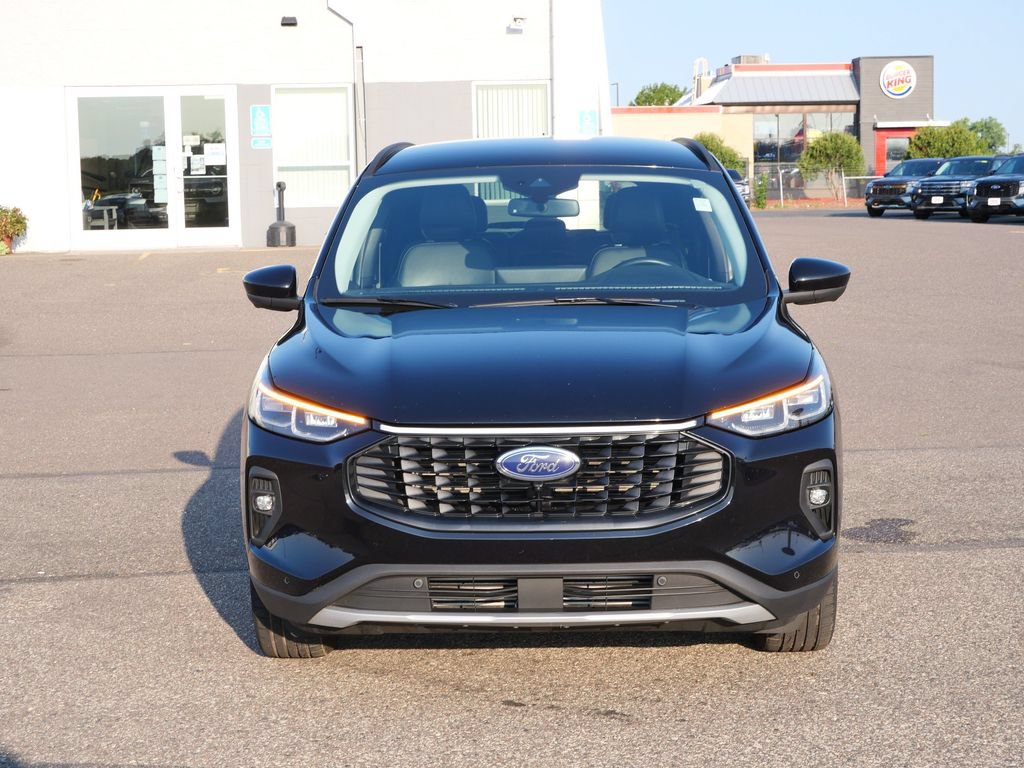 Certified 2024 Ford Escape Platinum AWD/4WD image 3