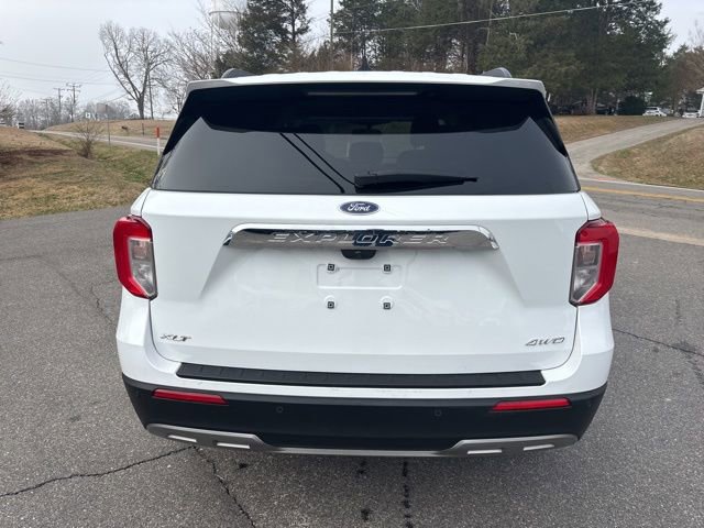 Certified 2024 Ford Explorer XLT w/ Equipment Group 202A image 4