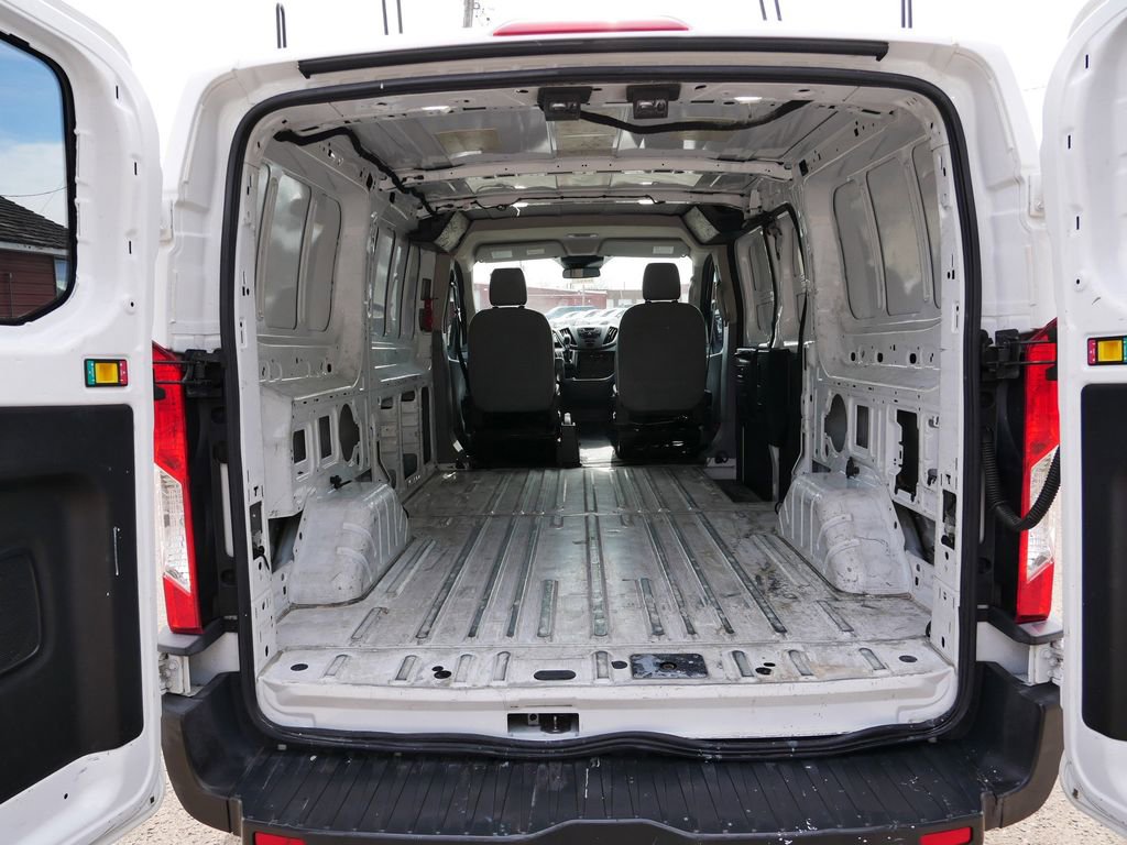 Certified 2018 Ford Transit 150 130 Low Roof RWD image 11