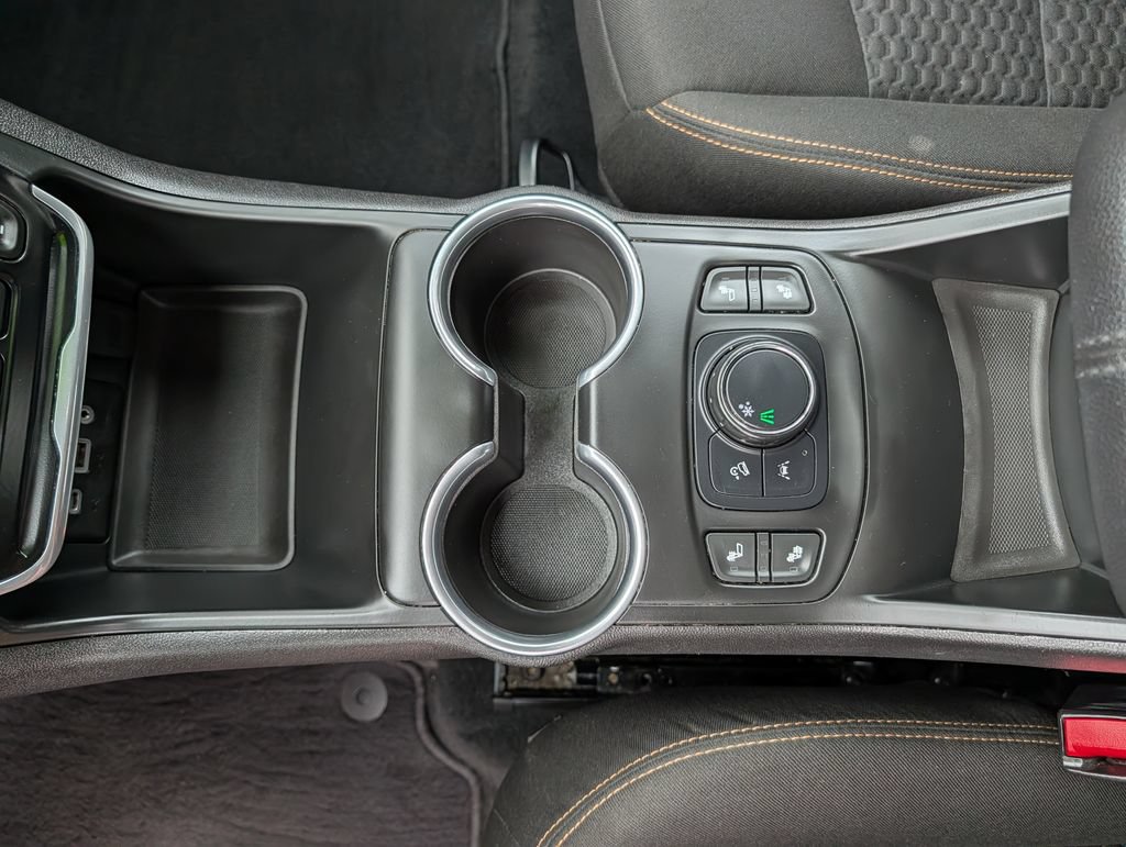 Used 2021 GMC Terrain SLE w/ Driver Convenience Package FWD image 14