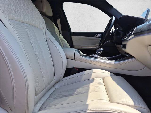 Used 2022 BMW X5 M50i w/ Executive Package AWD/4WD image 15