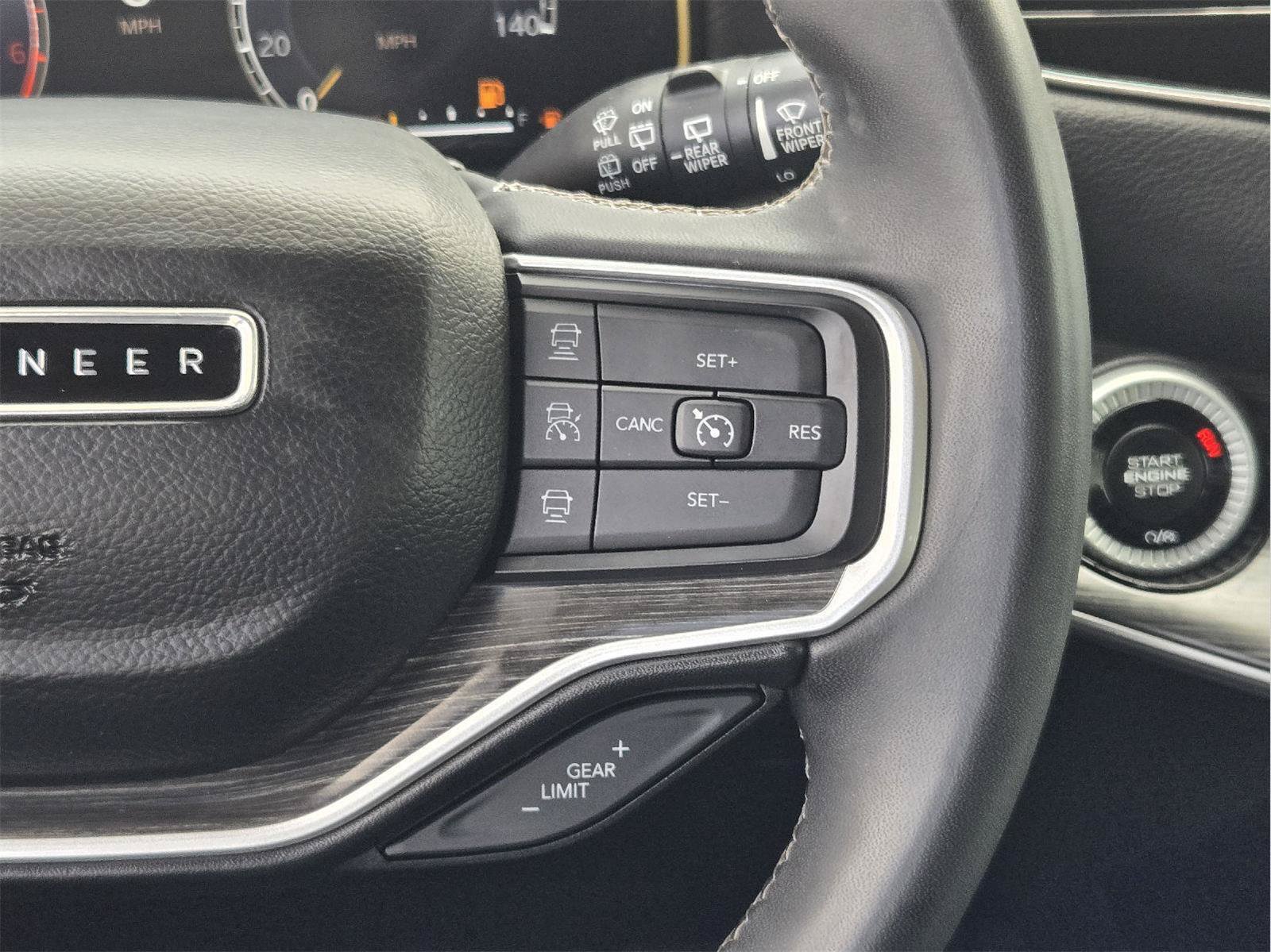 Used 2023 Jeep Wagoneer Series II AWD/4WD image 27