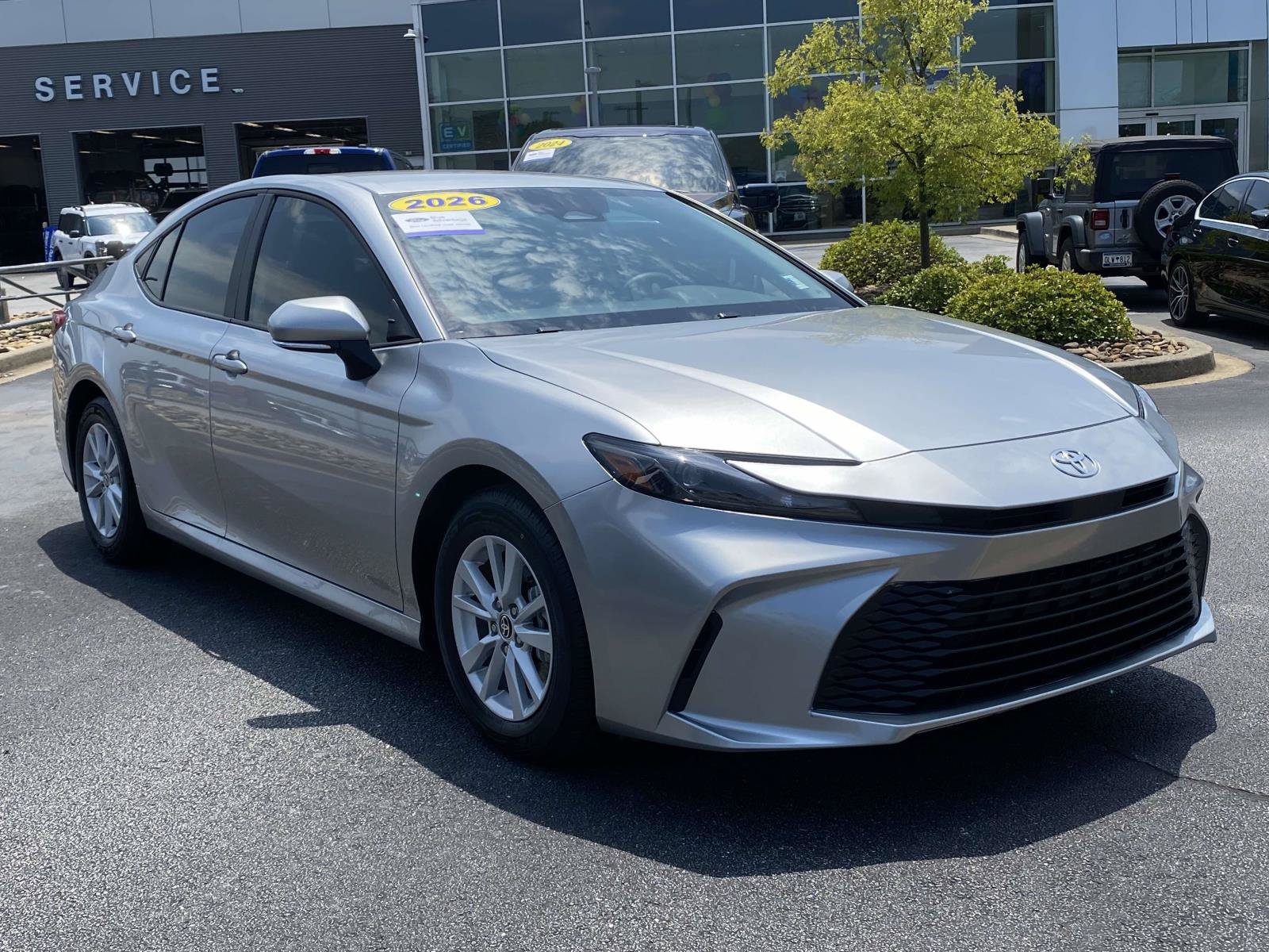 Used 2026 Toyota Camry LE w/ Convenience Package FWD image 1