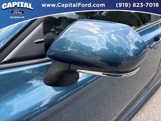 Used 2025 Toyota Camry SE FWD image 12