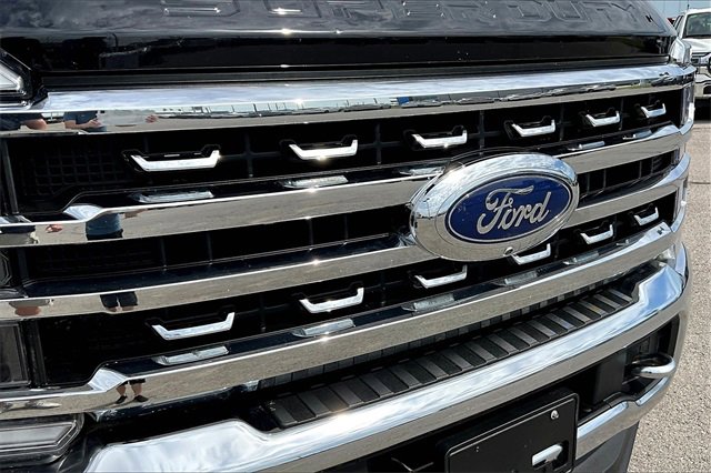 Certified 2024 Ford F250 Lariat w/ Chrome Package image 28