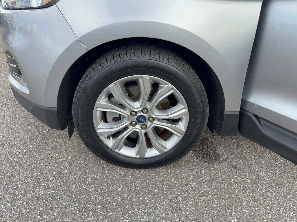 Certified 2022 Ford Edge Titanium w/ Equipment Group 301A image 32