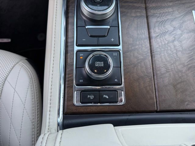 Certified 2020 Ford Expedition Max Platinum image 34