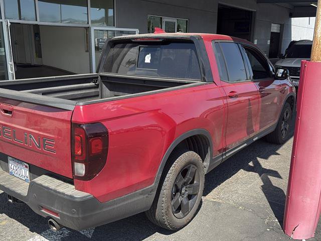 Used 2025 Honda Ridgeline Black Edition image 2