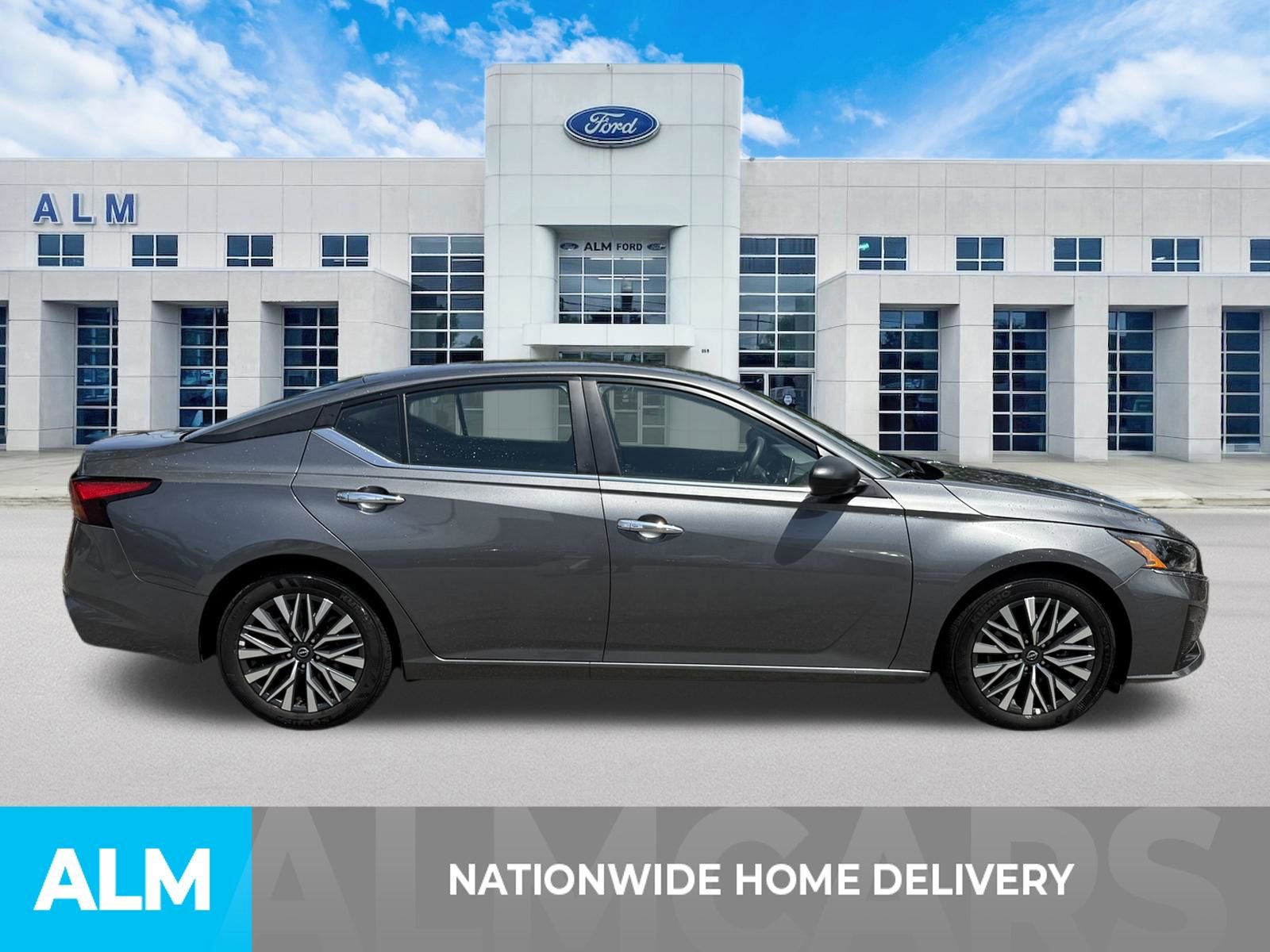Used 2025 Nissan Altima 2.5 SV FWD image 4