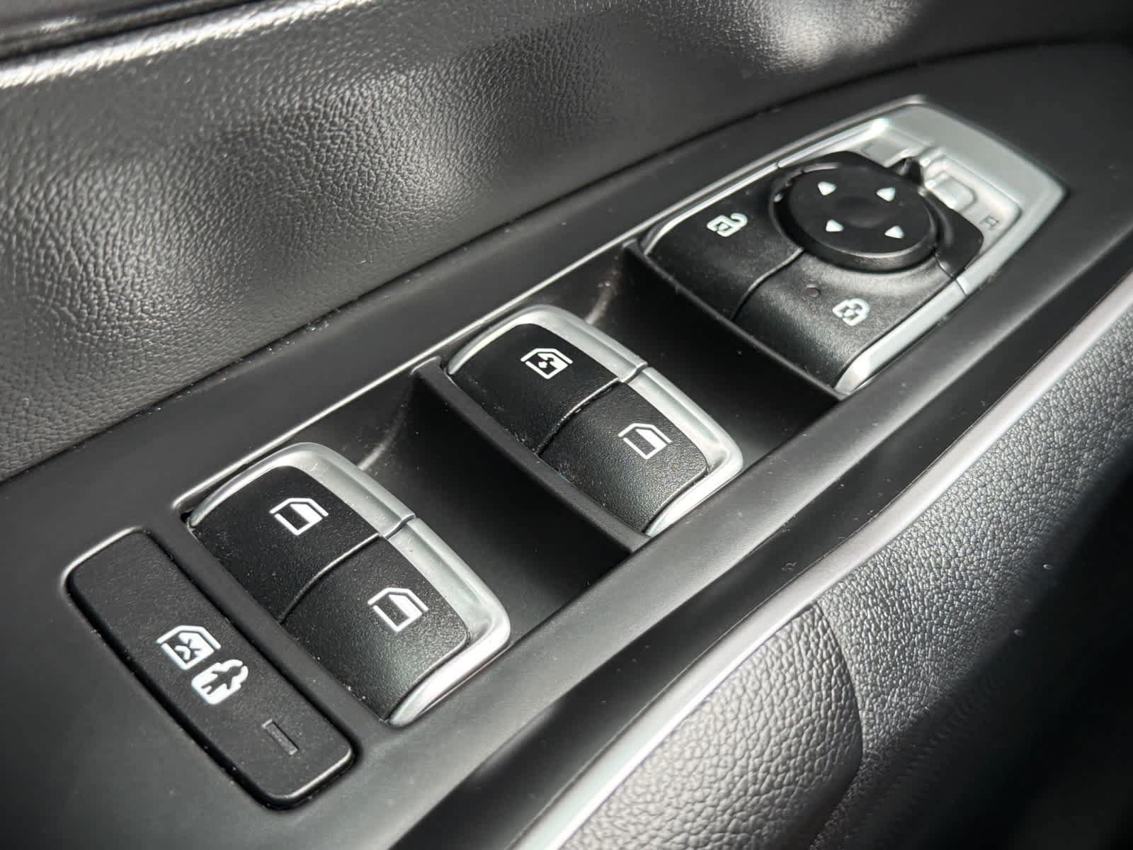 Used 2023 Kia Sorento S FWD image 16