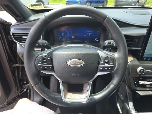 Certified 2020 Ford Explorer Platinum w/ Premium Technology Package AWD/4WD image 23