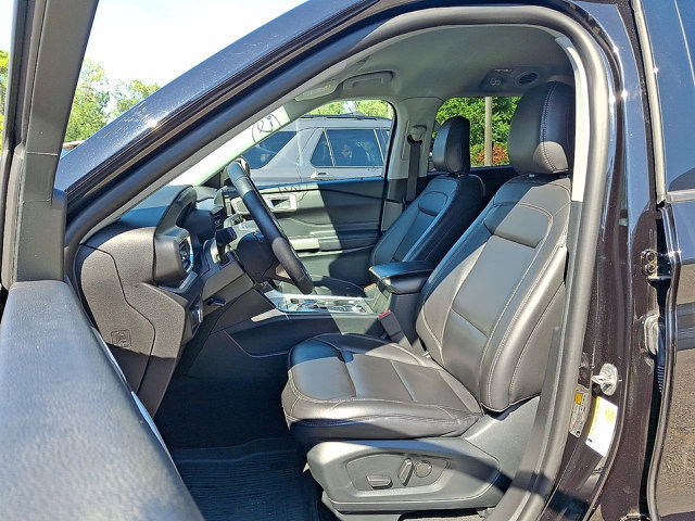 Certified 2023 Ford Explorer XLT w/ Equipment Group 202A AWD/4WD image 11