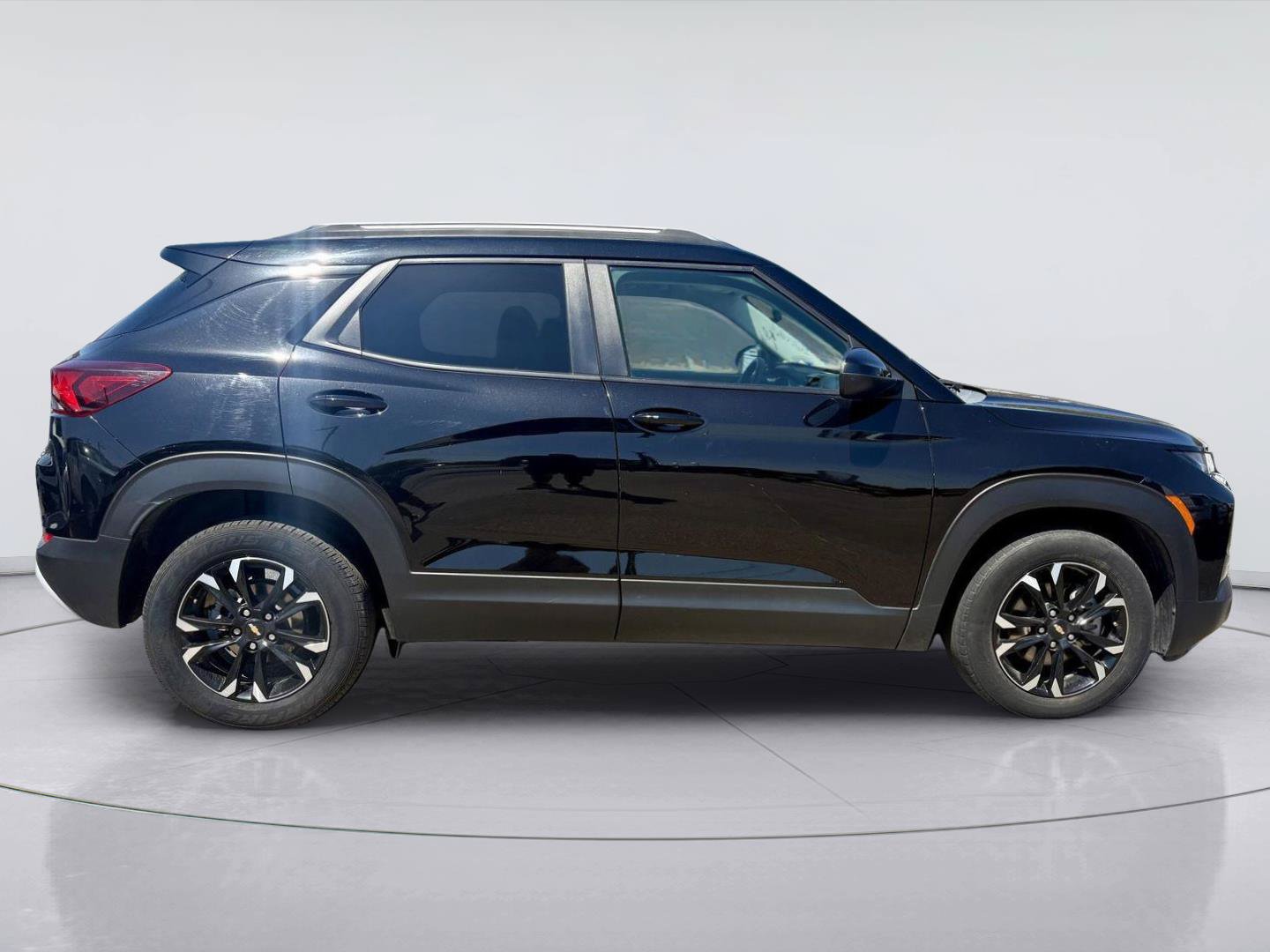 Used 2022 Chevrolet TrailBlazer LT FWD image 5