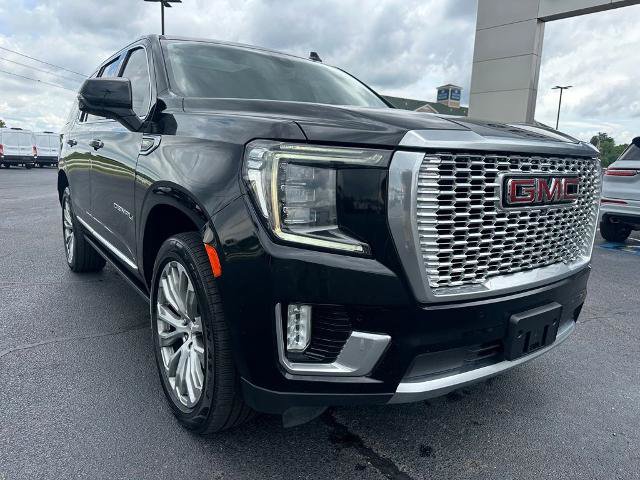Used 2021 GMC Yukon Denali w/ Denali Premium Package AWD/4WD image 2