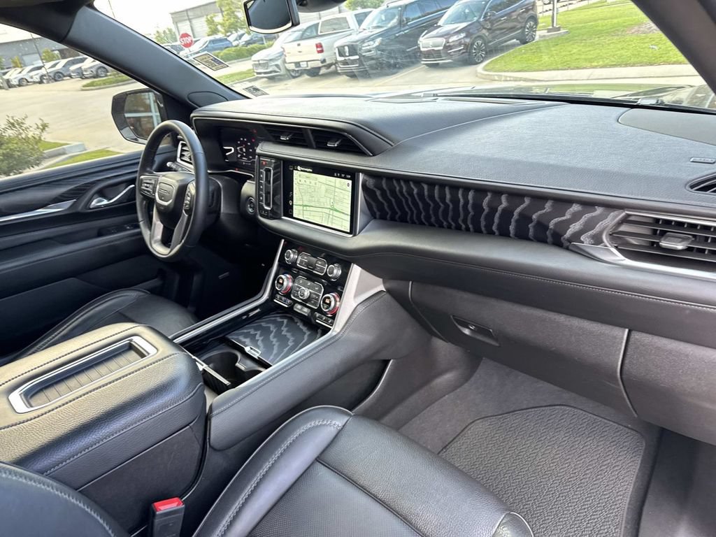 Used 2023 GMC Yukon XL Denali RWD image 15