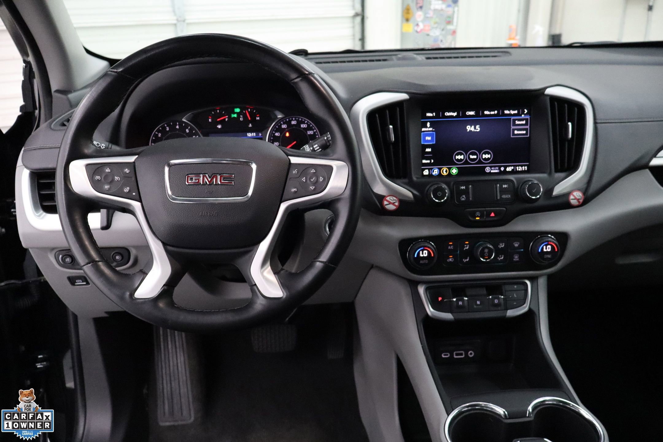 Used 2024 GMC Terrain SLT image 26