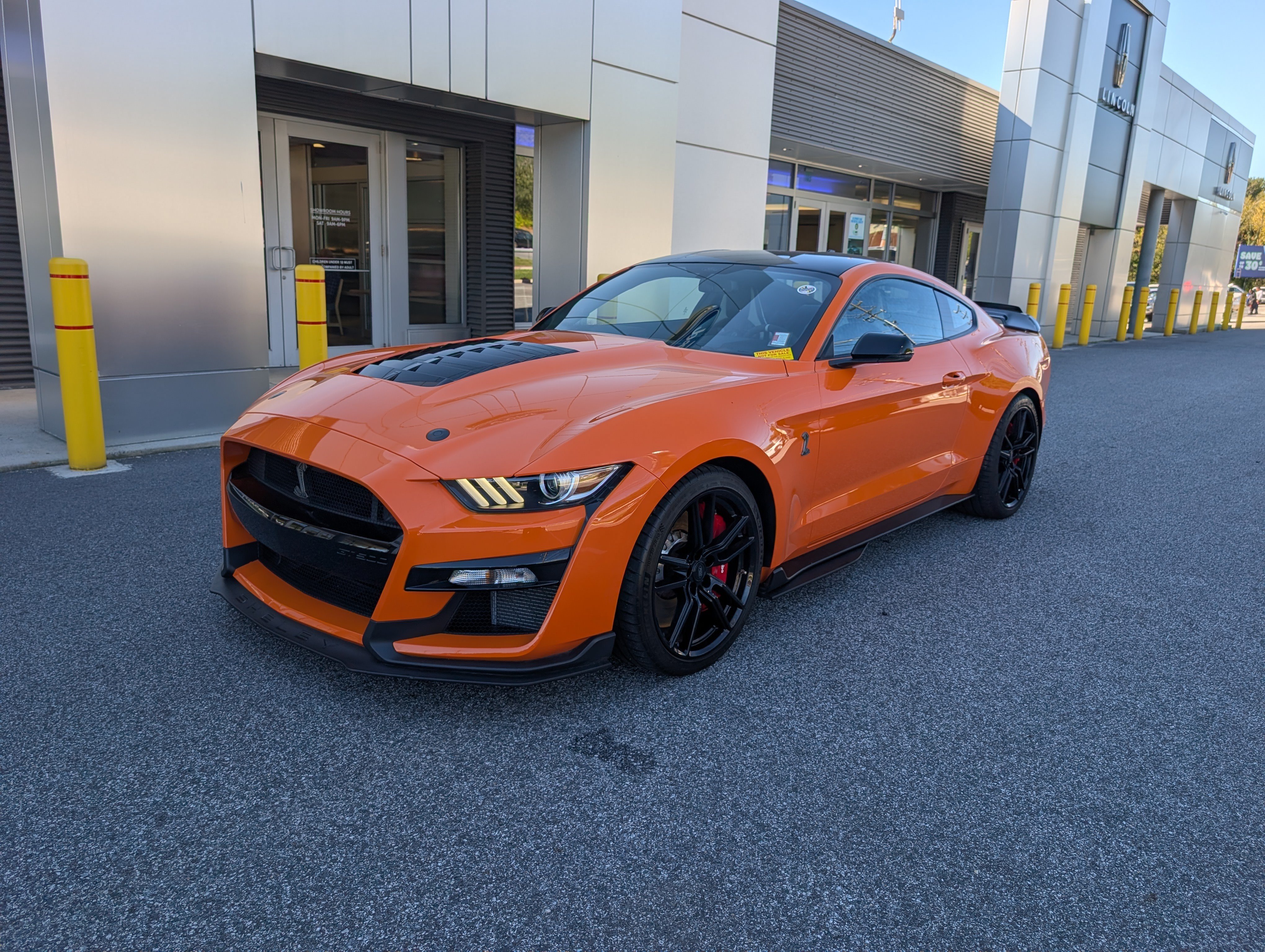 Certified 2021 Ford Mustang Shelby GT500 w/ Technology Package RWD image 2