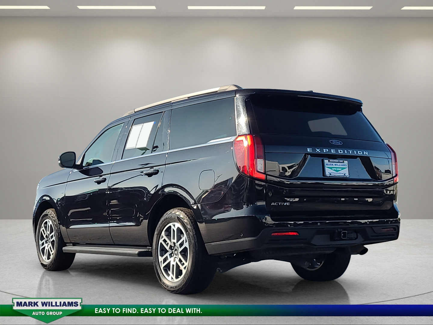 Certified 2025 Ford Expedition Active AWD/4WD image 6