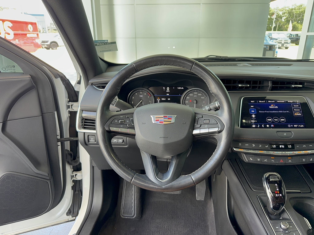 Used 2023 Cadillac XT4 Premium Luxury w/ Technology Package FWD image 30
